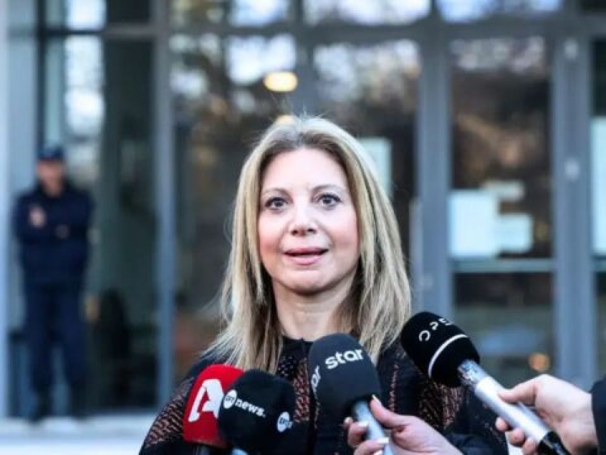 &Mu;&alpha;&rho;ί&alpha; &Kappa;&alpha;&rho;&upsilon;&sigma;&tau;&iota;&alpha;&nu;&omicron;ύ: &Alpha;&nu;&omicron;ί&gamma;&epsilon;&iota; &eta;&gamma;&epsilon;&tau;&iota;&kappa;ή &pi;&epsilon;&rho;&pi;&alpha;&tau;&eta;&sigma;&iota;ά &mu;&epsilon; &phi;ό&nu;&tau;&omicron; &epsilon;&iota;&kappa;ό&nu;&epsilon;&sigmaf; &tau;&eta;&sigmaf; &Pi;&alpha;&nu;&alpha;&gamma;ί&alpha;&sigmaf; &kappa;&alpha;&iota; &tau;&omicron;&upsilon; &Tau;&alpha;&xi;&iota;ά&rho;&chi;&eta; &ndash; &Sigma;&epsilon; &pi;&omicron;&iota;&alpha; &epsilon;&kappa;&lambda;&omicron;&gamma;&iota;&kappa;ά &kappa;&omicron;&iota;&nu;ά &alpha;&pi;&epsilon;