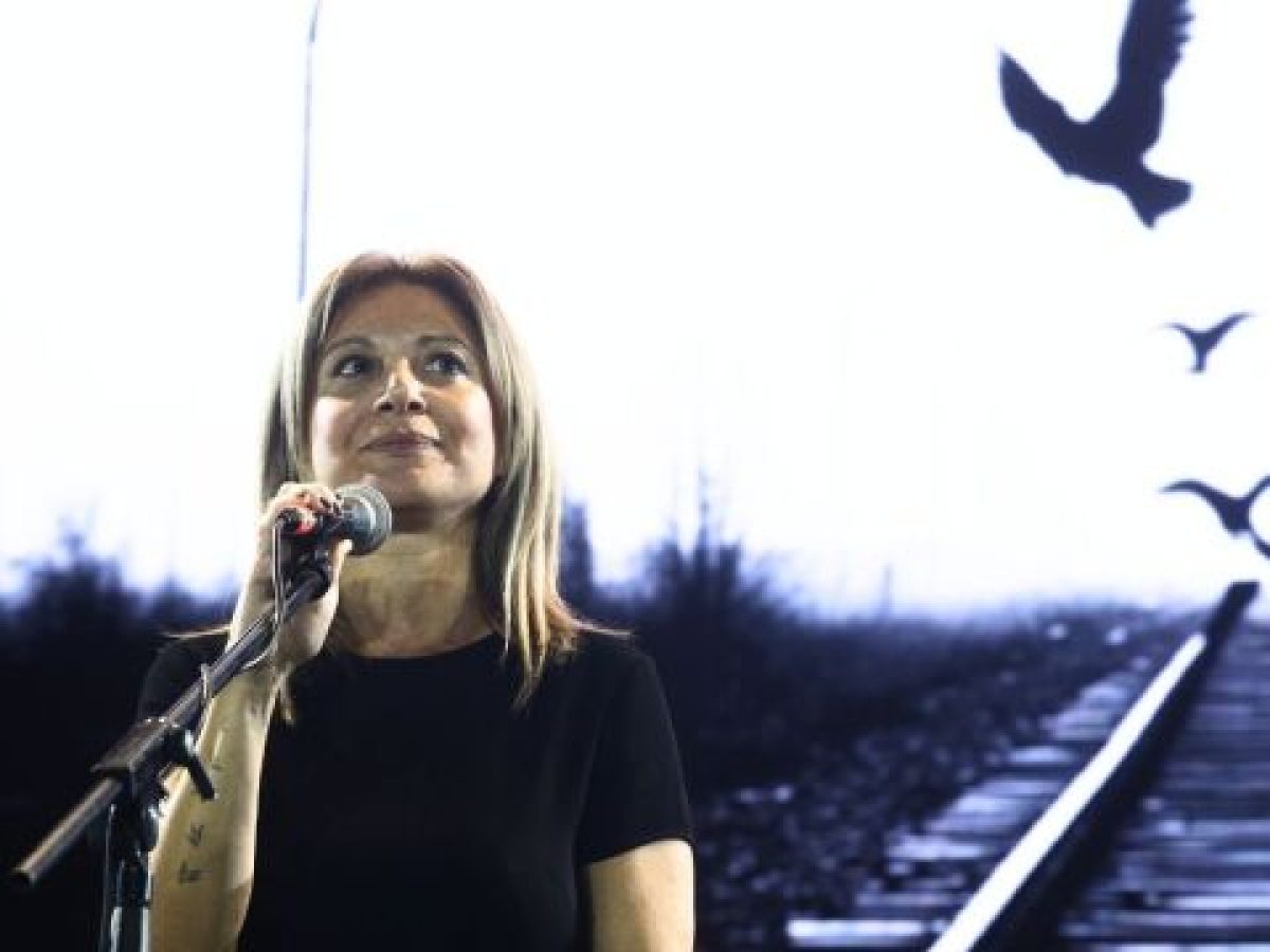 Μαρία Καρυστιανού: Δεν αφήνει την θέση της προέδρου του Συλλόγου των Τεμπών παρά τις αρχικές της δηλώσεις – Απορία από τη