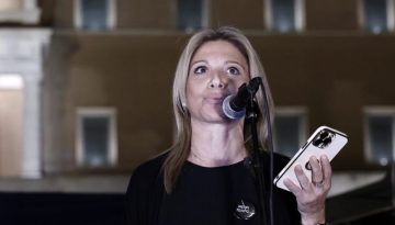 &Mu;&alpha;&rho;ί&alpha; &Kappa;&alpha;&rho;&upsilon;&sigma;&tau;&iota;&alpha;&nu;&omicron;ύ: &Delta;&epsilon;&nu; &theta;&alpha; &alpha;&nu;&epsilon;&chi;&theta;ώ &omicron;&pi;&omicron;&iota;&omicron;&nu;&delta;ή&pi;&omicron;&tau;&epsilon; &sigma;&tau;&eta;&lambda;&iota;&tau;&epsilon;ύ&epsilon;&iota; &tau;&omicron;&nu; &alpha;&gamma;ώ&nu;&alpha; &mu;&omicron;&upsilon; &ndash; &Sigma;&upsilon;&mu;&mu;&epsilon;&tau;&omicron;&chi;ή &sigma;&tau;&iota;&sigmaf; &epsilon;&pi;ό&mu;&epsilon;&nu;&epsilon;&sigmaf; &epsilon;&kappa;&lambda;&omicron;&gamma;έ&sigmaf;