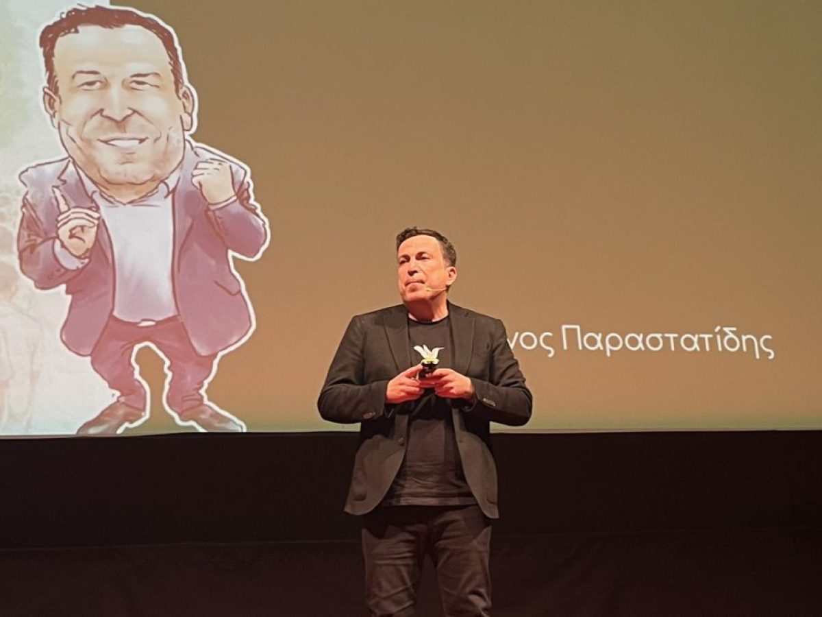 Μαζική συμμετοχή στην εκδήλωση του Democrat στο «Ολύμπιον» για τη Δημοκρατία