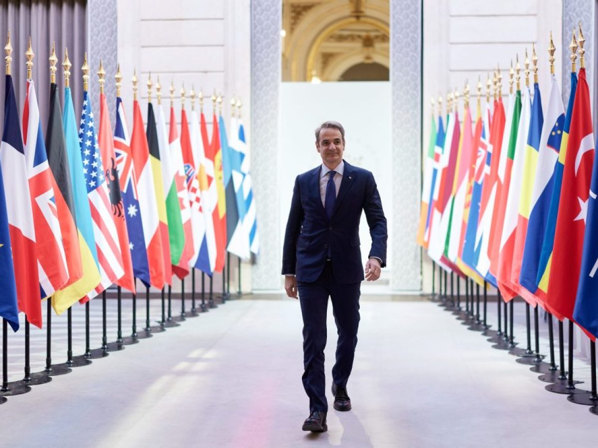 Με καθυστέρηση η αναχώρηση Μητσοτάκη για το Νταβός λόγω κακοκαιρίας