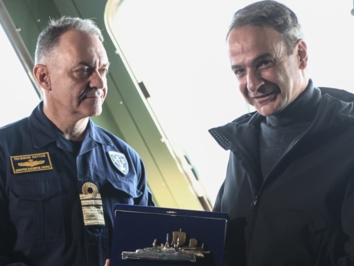 Μητσοτάκης από τη φρεγάτα «Κίμων»: Χρέος μου να παραδώσω μια Ελλάδα πιο ασφαλή