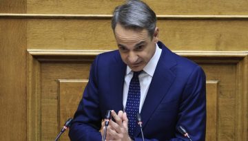 &Mu;&eta;&tau;&sigma;&omicron;&tau;ά&kappa;&eta;&sigmaf;: &laquo;&Mu;&epsilon;ί&omega;&sigma;&eta; &phi;ό&rho;&omega;&nu; &sigma;&eta;&mu;&alpha;ί&nu;&epsilon;&iota; &alpha;ύ&xi;&eta;&sigma;&eta; &mu;&iota;&sigma;&theta;ώ&nu;. &Tau;&omicron; &epsilon;ί&pi;&alpha;&mu;&epsilon;, &tau;&omicron; &kappa;ά&nu;&alpha;&mu;&epsilon;&raquo;