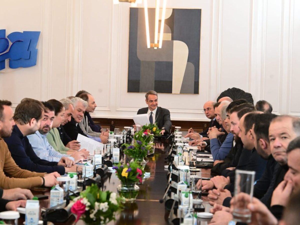 Μητσοτάκης σε αγρότες: Να δούμε τι περιθώρια βελτίωσης υπάρχουν – Τις εξελίξεις διαμορφώνουν οι παρόντες και όχι οι απόντ