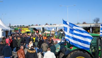 &laquo;&Nu;&alpha; &sigma;&phi;ί&xi;&epsilon;&iota; ό&lambda;&eta; &eta; &Epsilon;&lambda;&lambda;ά&delta;&alpha;&raquo;: &Delta;&iota;ή&mu;&epsilon;&rho;&omicron; &mu;&pi;&lambda;&alpha;&kappa; ά&omicron;&upsilon;&tau; &kappa;&alpha;&iota; &kappa;&lambda;&iota;&mu;ά&kappa;&omega;&sigma;&eta; &pi;&rho;&omicron;&tau;&epsilon;ί&nu;&epsilon;&iota; &tau;&omicron; &mu;&pi;&lambda;ό&kappa;&omicron; &tau;&eta;&sigmaf; &Nu;ί&kappa;&alpha;&iota;&alpha;&sigmaf; &sigma;&tau;&omicron;&upsilon;&sigmaf; &alpha;&gamma;&rho;ό&tau;&epsilon;&sigmaf;