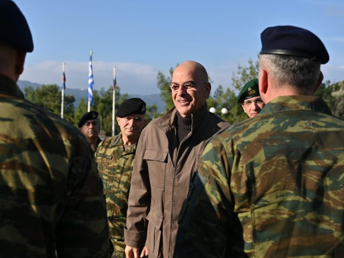 Νέες διορθώσεις Δένδια στις Ενοπλες Δυνάμεις – Τι είπε για Διεθνές Δίκαιο, οι αιχμές για Ντόρα Μπακογιάννη