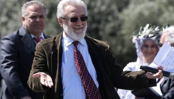 &Omicron; &laquo;&Kappa;&alpha;&pi;&omicron;&delta;ί&sigma;&tau;&rho;&iota;&alpha;&sigmaf;&raquo; &kappa;&alpha;&iota; &tau;&omicron;&hellip; &chi;&alpha;&lambda;ί &tau;&eta;&sigmaf; &Mu;&alpha;&rho;ί&alpha;&sigmaf;