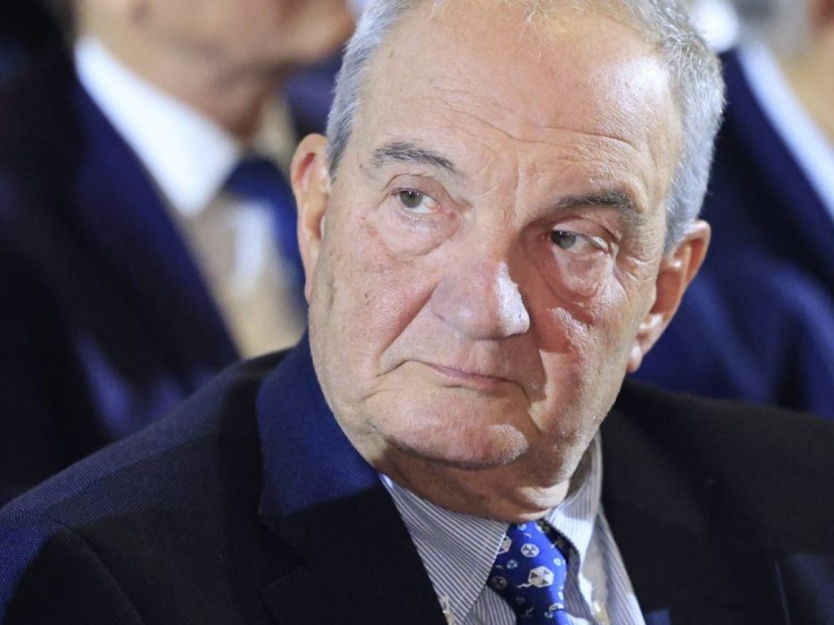 Ο Κώστας Καραμανλής αποχαιρετά τον Γιώργο Παπαδάκη