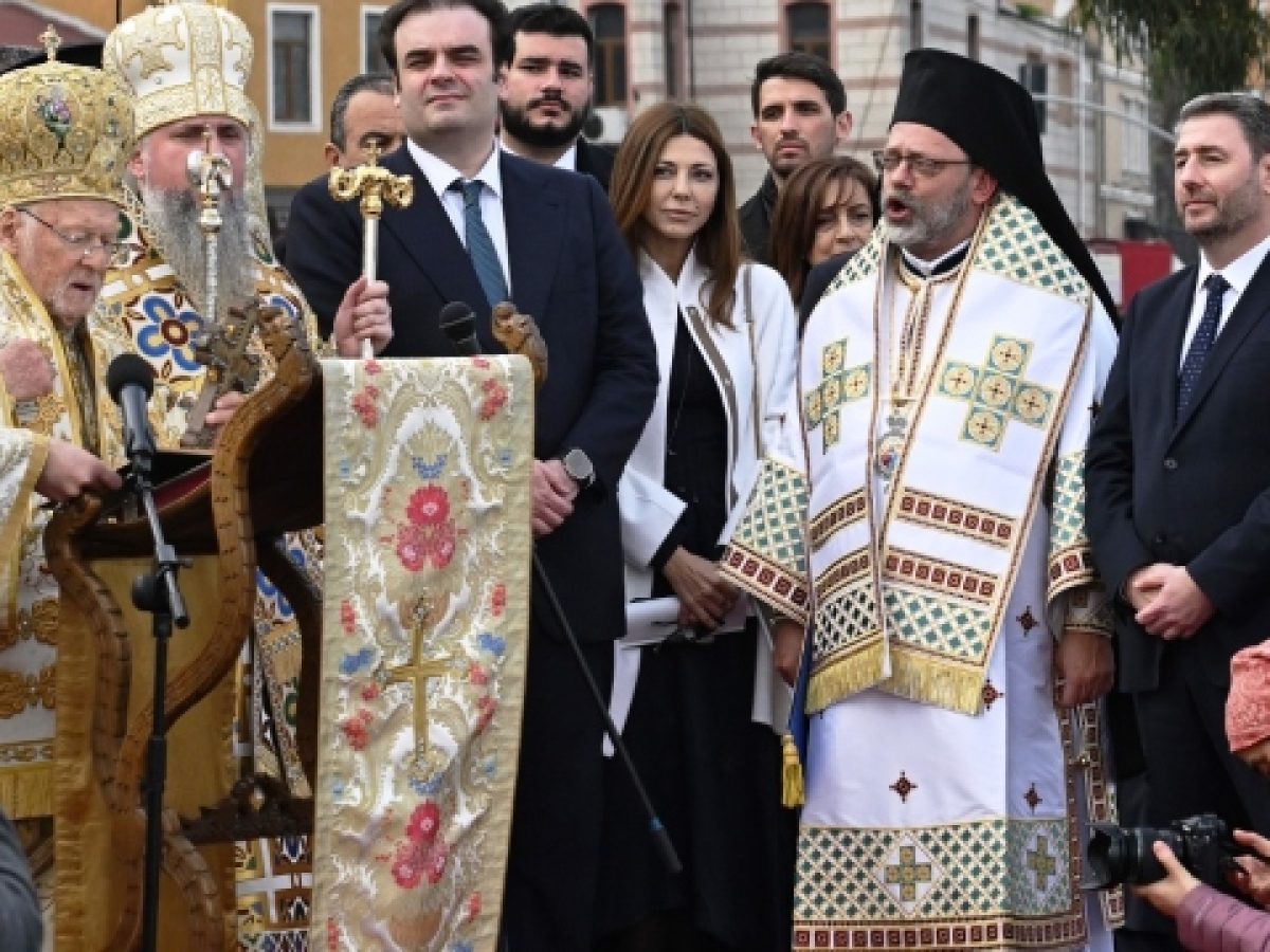 Ο Πιερρακάκης στα Θεοφάνια στο Φανάρι: Το Οικουμενικό Πατριαρχείο αποτελεί θεματοφύλακα της Ορθοδοξίας και σημείο αναφορά