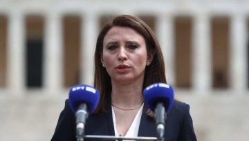 &Omicron; &Sigma;&Upsilon;&Rho;&Iota;&Zeta;&Alpha; &alpha;&nu;&tau;&iota;&kappa;&alpha;&theta;&iota;&sigma;&tau;ά &tau;&eta; &Nu;ί&nu;&alpha; &Kappa;&alpha;&sigma;&iota;&mu;ά&tau;&eta; &sigma;&tau;&omicron; &Sigma;&upsilon;&mu;&beta;&omicron;ύ&lambda;&iota;&omicron; &tau;&eta;&sigmaf; &Epsilon;&upsilon;&rho;ώ&pi;&eta;&sigmaf; &mu;&epsilon;&tau;ά &tau;&eta;&nu; &epsilon;&mu;&phi;ά&nu;&iota;&sigma;ή &tau;&eta;&sigmaf; &sigma;&tau;&eta;&nu; &upsilon;&pi;&omicron;&delta;&omicron;&chi;ή &tau;&eta;&sigmaf; &phi;&rho;&epsilon;&gamma;ά&tau;&alpha;&sigmaf; &laquo;&Kappa;ί&mu;&omega;&nu;&raquo;