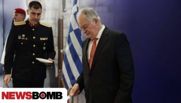 &Omicron; &Tau;&alpha;&sigma;&omicron;ύ&lambda;&alpha;&sigmaf; έ&kappa;&omicron;&psi;&epsilon; &tau;&eta; &beta;&alpha;&sigma;&iota;&lambda;ό&pi;&iota;&tau;&alpha; &tau;&eta;&sigmaf; &Pi;&rho;&omicron;&epsilon;&delta;&rho;&iota;&kappa;ή&sigmaf; &Phi;&rho;&omicron;&upsilon;&rho;ά&sigmaf;: &laquo;&Alpha;&tau;&epsilon;&nu;ί&zeta;&omicron;&upsilon;&mu;&epsilon; &tau;&eta; &nu;έ&alpha; &chi;&rho;&omicron;&nu;&iota;ά &mu;&epsilon; &alpha;&iota;&sigma;&iota;&omicron;&delta;&omicron;&xi;ί&alpha;&raquo;