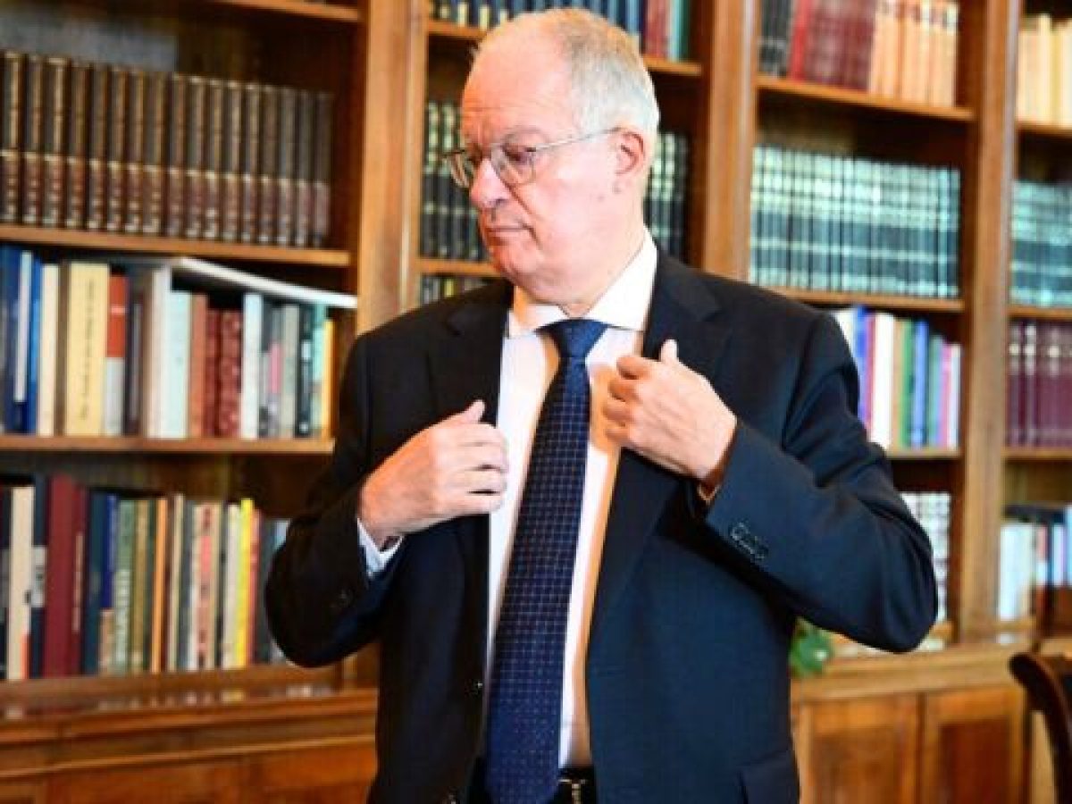 Ο Τασούλας σε ρόλο-κλειδί: Πώς ανοίγει διαύλους με Καραμανλή, Παπανδρέου και Σαμαρά – Το παρασκήνιο με το Μαξίμου