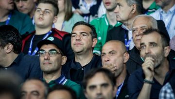 Ο Τσίπρας στη Βουδαπέστη με τον γιο του για τον Παναθηναϊκό