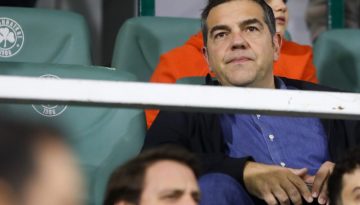 Ο Τσίπρας στη Βουδαπέστη με τον γιο του για τον Παναθηναϊκό