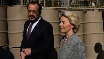 Ούρσουλα φον ντερ Λάιεν από την Πράσινη Γραμμή: Προτεραιότητα για την ΕΕ η λύση του Κυπριακού