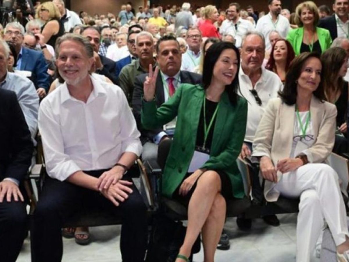 &Pi;&Alpha;&Sigma;&Omicron;&Kappa;: &Phi;&omega;&tau;&iota;έ&sigmaf; &pi;&rho;&iota;&nu; &tau;&omicron; &Sigma;&upsilon;&nu;έ&delta;&rho;&iota;&omicron; &ndash; &Epsilon;&nu;&sigma;&tau;ά&sigma;&epsilon;&iota;&sigmaf; &Delta;&omicron;ύ&kappa;&alpha; &kappa;&alpha;&iota; &Gamma;&epsilon;&rho;&omicron;&upsilon;&lambda;ά&nu;&omicron;&upsilon; &ndash; &Tau;&omicron; &laquo;ά&nu;&omicron;&iota;&gamma;&mu;&alpha;&raquo; &tau;&eta;&sigmaf; &Delta;&iota;&alpha;&mu;&alpha;&nu;&tau;&omicron;&pi;&omicron;ύ&lambda;&omicron;&upsilon; &delta;&iota;&chi;ά&zeta;&epsilon;&iota;