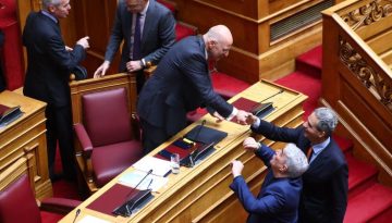 «Πέρασε» το νομοσχέδιο για τις Ένοπλες Δυνάμεις