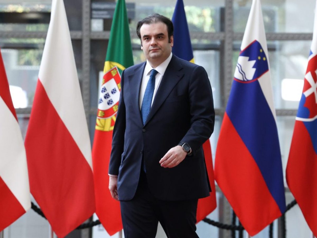 Πιερρακάκης από το Eurogroup: «Πρέπει να επιστρέψουμε σε έναν δρόμο βιώσιμης οικονομικής ανάπτυξης»