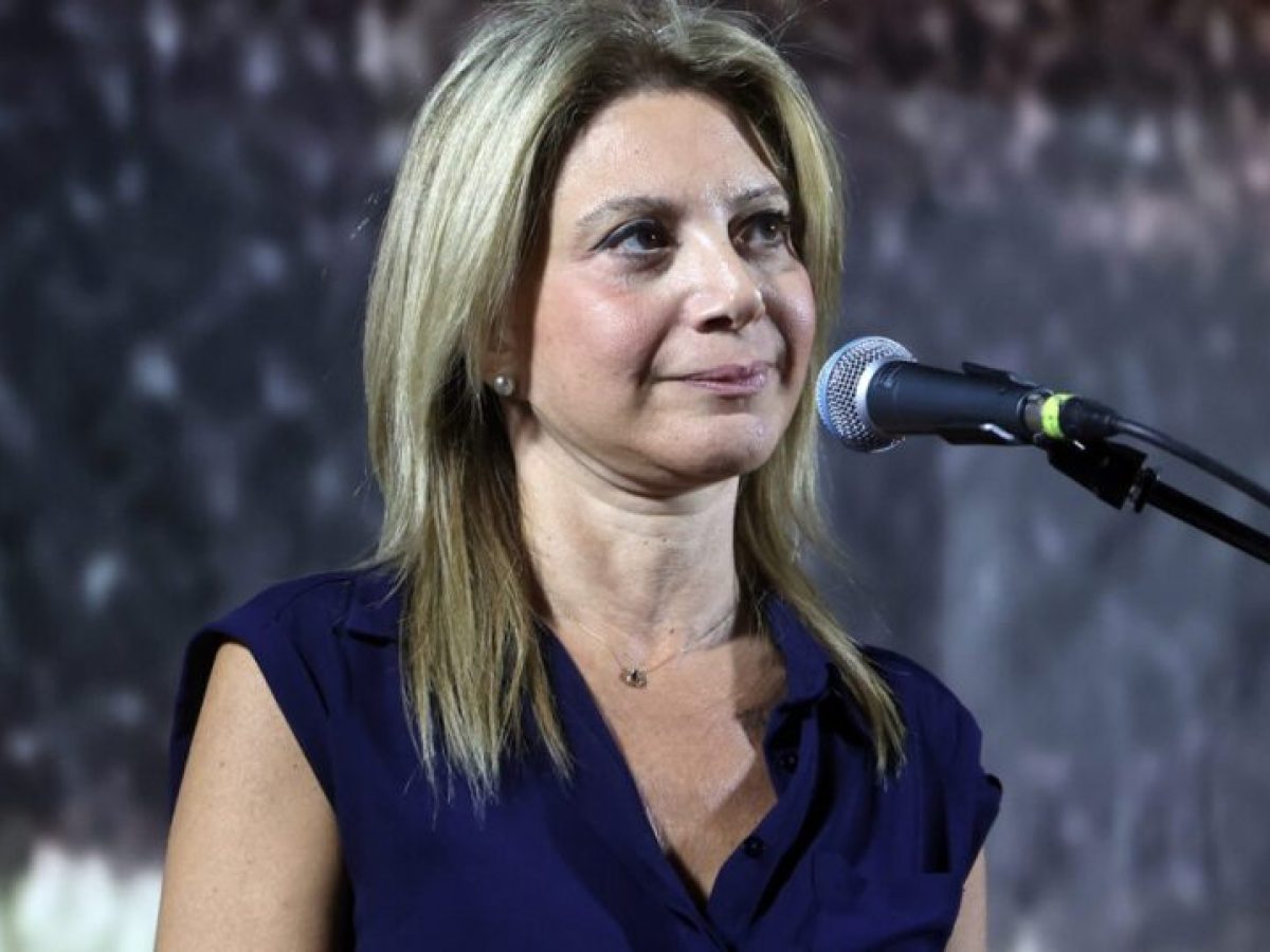 «Πυρ ομαδόν» από κυβέρνηση και αντιπολίτευση κατά Καρυστιανού για τις αμβλώσεις