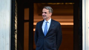 &Pi;&omicron;&lambda;&iota;&tau;&iota;&kappa;ή &sigma;ύ&gamma;&kappa;&rho;&omicron;&upsilon;&sigma;&eta; &lambda;ό&gamma;&omega;&hellip; &Beta;&epsilon;&nu;&epsilon;&zeta;&omicron;&upsilon;έ&lambda;&alpha;&sigmaf; &kappa;&alpha;&iota; &delta;&iota;&epsilon;&theta;&nu;&omicron;ύ&sigmaf; &delta;&iota;&kappa;&alpha;ί&omicron;&upsilon;: &Pi;ώ&sigmaf; &omicron;&hellip; &Mu;&alpha;&delta;&omicron;ύ&rho;&omicron; ά&nu;&alpha;&psi;&epsilon; &phi;&omega;&tau;&iota;έ&sigmaf; &sigma;&tau;&eta;&nu; &Alpha;&theta;ή&nu;&alpha;