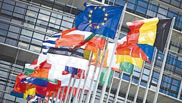 Πρώτη προτεραιότητα μίας οικονομικής πολιτικής οφείλει να είναι η αύξηση της παραγωγικότητας της εργασίας, μέσω της διεξα