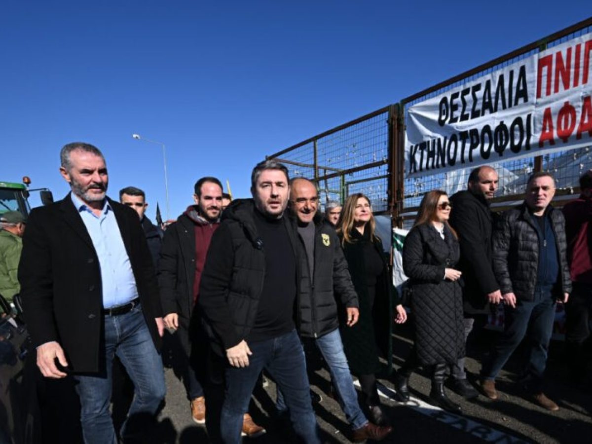 ΠΑΣΟΚ για τελεσίγραφο προς τους αγρότες: Η κυβέρνηση απλά κάνει διαχείριση πολιτικού κόστους