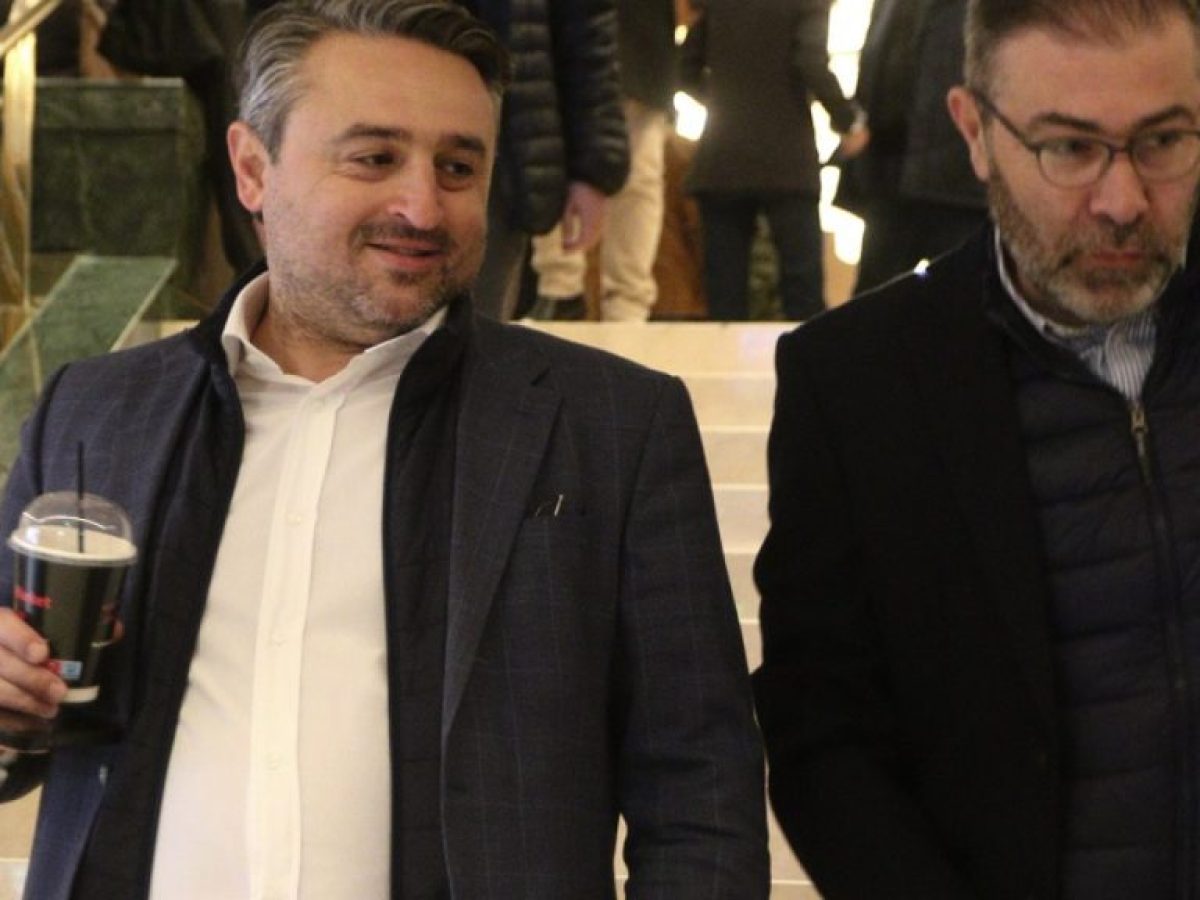 &Sigma;&alpha;&omicron;&upsilon;&lambda;ί&delta;&eta;&sigmaf;: &Omicron; &upsilon;&pi;&omicron;&psi;ή&phi;&iota;&omicron;&sigmaf; &beta;&omicron;&upsilon;&lambda;&epsilon;&upsilon;&tau;ή&sigmaf; &Pi;&Alpha;&Sigma;&Omicron;&Kappa; &pi;&omicron;&upsilon; &pi;&alpha;&rho;&omicron;&upsilon;&sigma;&iota;ά&zeta;&epsilon;&iota; &tau;&omicron; &beta;&iota;&beta;&lambda;ί&omicron; &Tau;&sigma;ί&pi;&rho;&alpha; &sigma;&tau;&eta; &Theta;&epsilon;&sigma;&sigma;&alpha;&lambda;&omicron;&nu;ί&kappa;&eta; &tau;ά&rho;&alpha;&xi;&epsilon; &tau;&alpha; &nu;&epsilon;&rho;ά &tau;&eta;&sigmaf; &Chi;&alpha;&rho;&iota;&lambda;ά&omicron;&upsilon; &Tau;&rho;&iota;&kappa;&omicron;