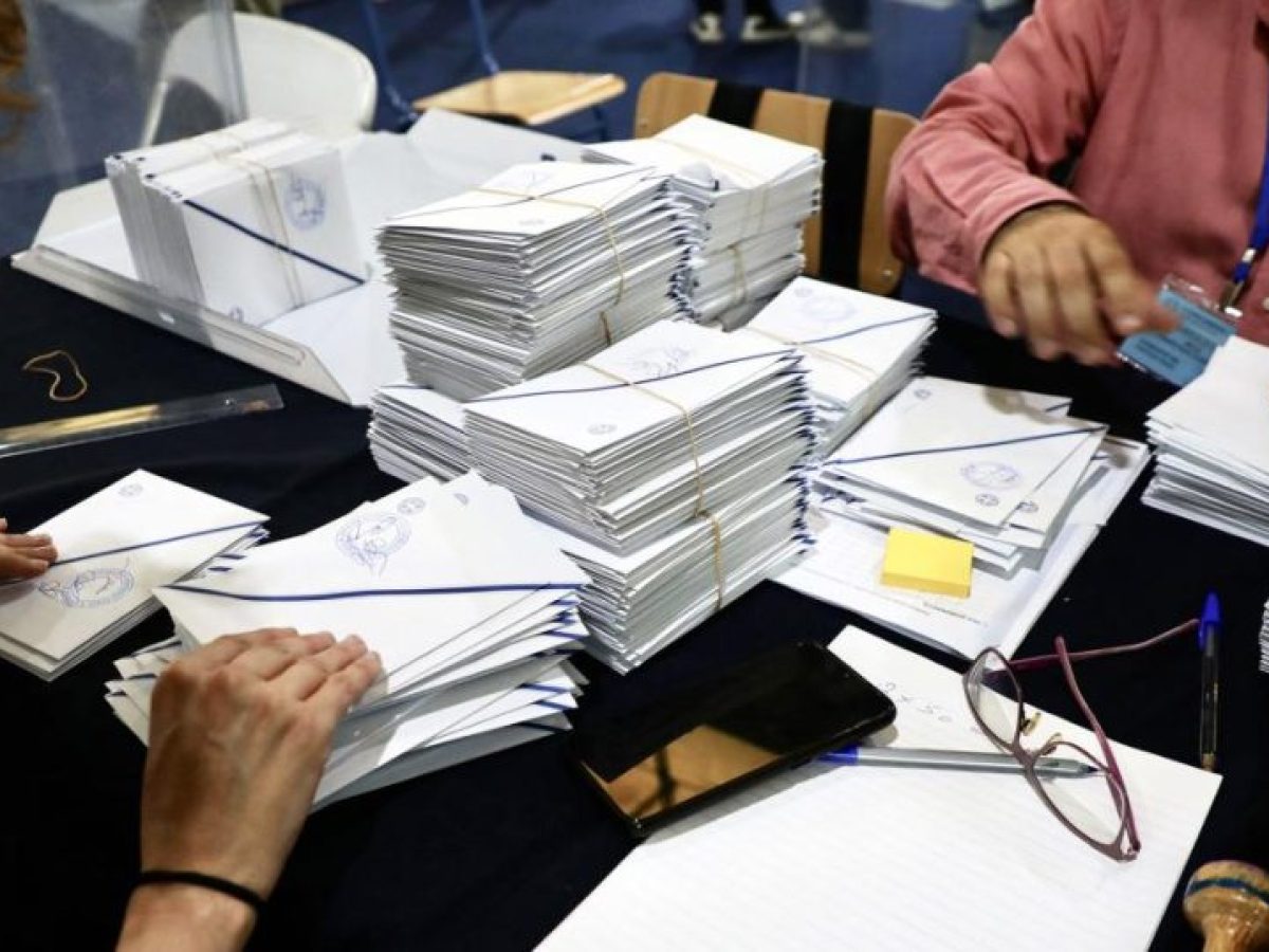 Σε δημόσια διαβούλευση το νομοσχέδιο για την επιστολική ψήφο και την εκλογική περιφέρεια Απόδημου Ελληνισμού