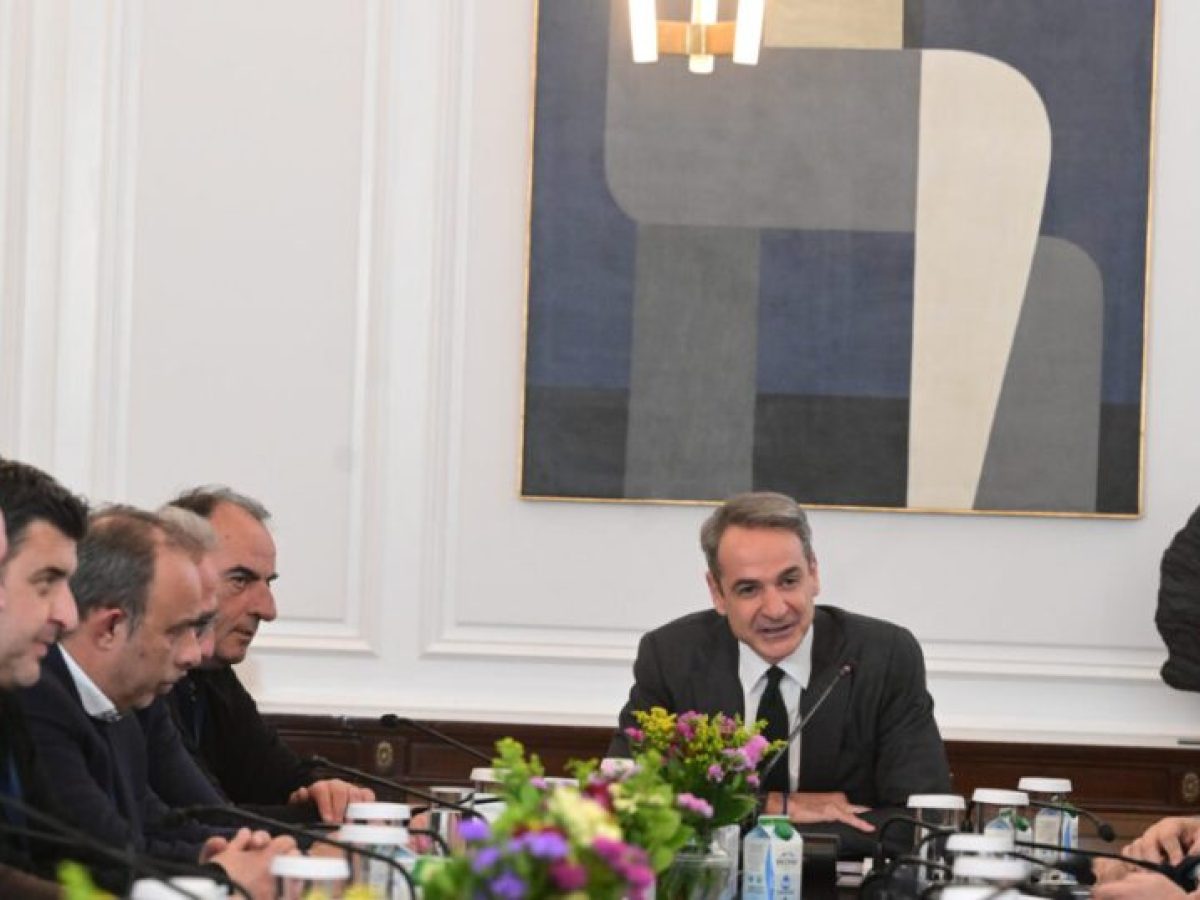 Σε τεντωμένο σχοινί το Μαξίμου με τους αγρότες: Η έκκληση Μητσοτάκη και το σχέδιο της κυβέρνησης σε περίπτωση καθόδου των