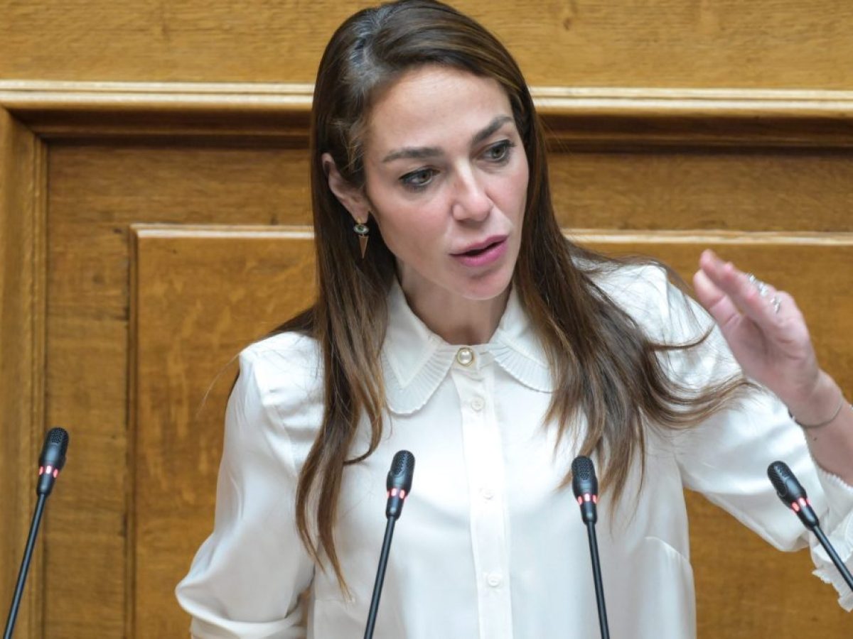 Σφοδρή αντίδραση Μιχαηλίδου στις δηλώσεις Βαρουφάκη για τη χρήση ναρκωτικών