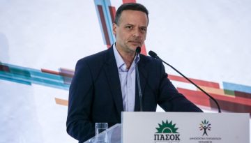 Σφοδρή κριτική από Δούκα στον Ανδρουλάκη: Η στρατηγική του ΠΑΣΟΚ απέτυχε