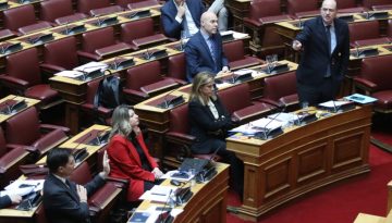Σφοδρή σύγκρουση στη Βουλή για τα Ιμια: «Μοιραίοι και άβουλοι Σημίτης, Αρσένης, Πάγκαλος» – «Ανακαλέστε!»