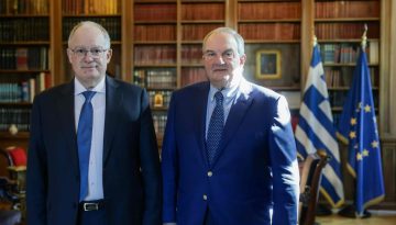 Συνάντηση Κωνσταντίνου Τασούλα με τον Κώστα Καραμανλή, στο Προεδρικό Μέγαρο