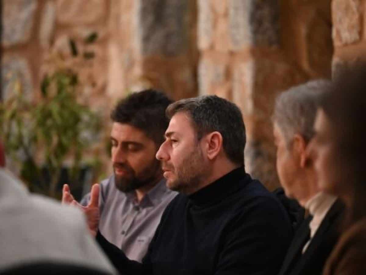 &Sigma;&upsilon;&nu;ά&nu;&tau;&eta;&sigma;&eta; &Nu;ί&kappa;&omicron;&upsilon; &Alpha;&nu;&delta;&rho;&omicron;&upsilon;&lambda;ά&kappa;&eta; &mu;&epsilon; &nu;έ&omicron;&upsilon;&sigmaf; &epsilon;&pi;&iota;&chi;&epsilon;&iota;&rho;&eta;&mu;&alpha;&tau;ί&epsilon;&sigmaf; &sigma;&tau;&eta; &Phi;&lambda;ώ&rho;&iota;&nu;&alpha;