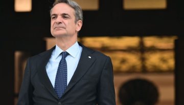 Σιωπή και αμηχανία: Πώς βλέπει ο Κ. Μητσοτάκης τον «τυφώνα Τραμπ»