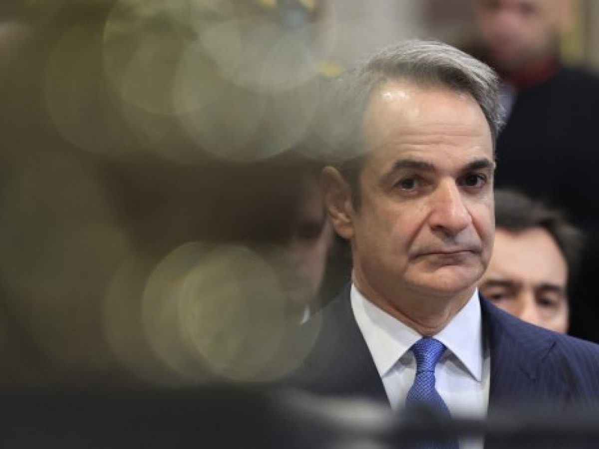 &Sigma;&Upsilon;&Rho;&Iota;&Zeta;&Alpha;: &Mu;&epsilon;&tau;ά &alpha;&pi;ό 6 &chi;&rho;ό&nu;&iota;&alpha; &delta;&iota;ά&lambda;&upsilon;&sigma;&eta;&sigmaf; &tau;&omicron;&upsilon; &kappa;&rho;ά&tau;&omicron;&upsilon;&sigmaf; &delta;&iota;&kappa;&alpha;ί&omicron;&upsilon;, &omicron; &Mu;&eta;&tau;&sigma;&omicron;&tau;ά&kappa;&eta;&sigmaf; &pi;&rho;&omicron;&sigma;&pi;&alpha;&theta;&epsilon;ί &nu;&alpha; &epsilon;&mu;&phi;&alpha;&nu;&iota;&sigma;&tau;&epsilon;ί &omega;&sigmaf; &theta;&epsilon;&sigma;&mu;&iota;&kappa;ό&sigmaf;