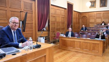 &Sigma;&Upsilon;&Rho;&Iota;&Zeta;&Alpha;: &Rho;&omega;&gamma;&mu;έ&sigmaf; &sigma;&tau;&omicron; &kappa;&upsilon;&beta;&epsilon;&rho;&nu;&eta;&tau;&iota;&kappa;ό &alpha;&phi;ή&gamma;&eta;&mu;&alpha; &pi;&epsilon;&rho;ί &delta;&iota;&alpha;&chi;&rho;&omicron;&nu;&iota;&kappa;ό&tau;&eta;&tau;&alpha;&sigmaf; &tau;&omicron;&upsilon; &sigma;&kappa;&alpha;&nu;&delta;ά&lambda;&omicron;&upsilon; &tau;&omicron;&upsilon; &Omicron;&Pi;&Epsilon;&Kappa;&Epsilon;&Pi;&Epsilon; &mu;&epsilon;&tau;ά &tau;&eta;&nu; &kappa;&alpha;&tau;ά&theta;&epsilon;&sigma;&eta; &Kappa;&alpha;&rho;&alpha;&sigma;&mu;ά&nu;&eta;