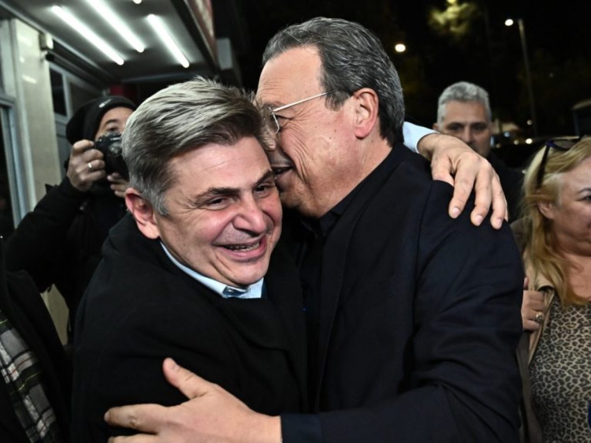 ΣΥΡΙΖΑ: Η ανταλλαγή «καρφιών» με Φαραντούρη μετά τη διαγραφή και η γραμμή για Καρυστιανού