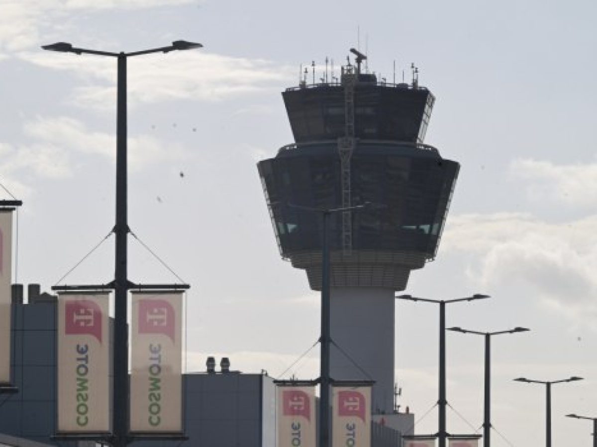 ΣΥΡΙΖΑ: Άλλο ένα «κατόρθωμα» για τη διεθνή προβολή της χώρας, το σημερινό black out στα αεροδρόμια