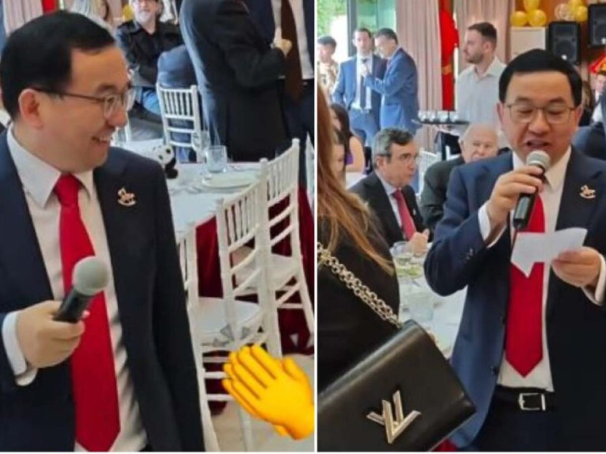 Σόου από τον Κινέζο πρέσβη στην Αθήνα: Τραγούδησε Σαββόπουλο στην κοπή πίτας (Video)