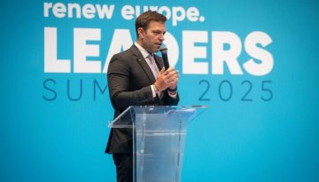 Στέφανος Κασσελακης: Συνέντευξη στην εκπομπή Καθαρές Κουβέντες