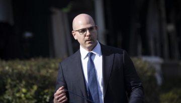 Στην Αθήνα ο οικονομικός σύμβουλος του Τραμπ, Στίβεν Μιράν