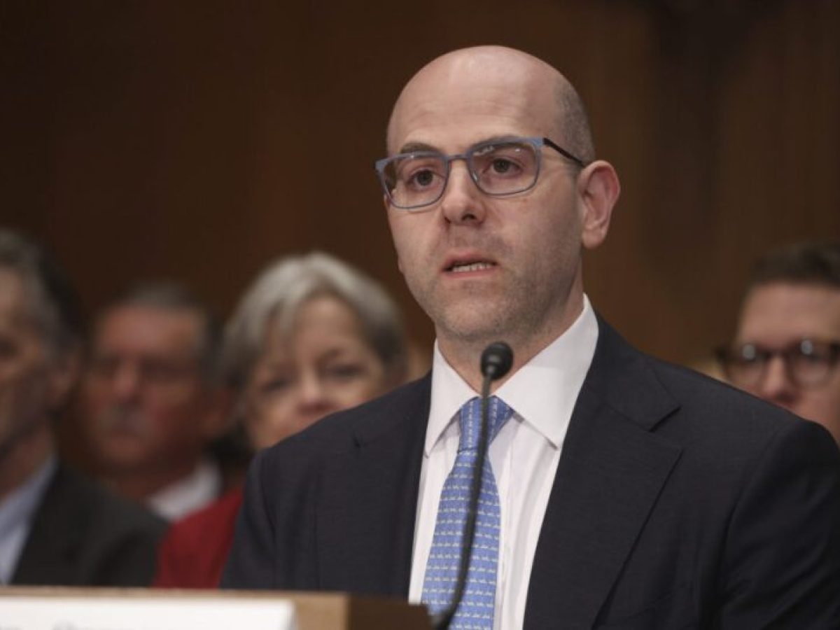 Στίβεν Μάιραν: Στην Αθήνα ο «εγκέφαλος» της οικονομικής ατζέντας Τραμπ