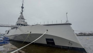 &Sigma;&tau;&omicron; &tau;&rho;&alpha;&pi;έ&zeta;&iota; ά&lambda;&lambda;&epsilon;&sigmaf; &tau;&rho;&epsilon;&iota;&sigmaf; &phi;&rho;&epsilon;&gamma;ά&tau;&epsilon;&sigmaf; Belh@rra &ndash; &Pi;&omicron;&iota;&epsilon;&sigmaf; ά&lambda;&lambda;&epsilon;&sigmaf; &pi;&rho;&omicron;&tau;ά&sigma;&epsilon;&iota;&sigmaf; &epsilon;&xi;&epsilon;&tau;ά&zeta;&omicron;&nu;&tau;&alpha;&iota;