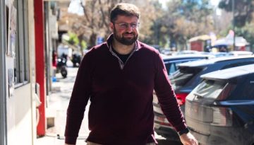 Στροφή Ζαχαριάδη μέσω… κοπής βασιλόπιτας στη Νέα Ιωνία – Όλοι στα βόρεια, αλλά τα βλέμματα πάνω του