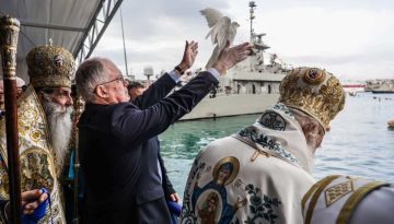 &Tau;&alpha;&sigma;&omicron;ύ&lambda;&alpha;&sigmaf;: &Gamma;&iota;&omicron;&rho;&tau;ά&zeta;&omicron;&upsilon;&mu;&epsilon; &sigma;ή&mu;&epsilon;&rho;&alpha; &tau;&alpha; &omicron;&lambda;ό&phi;&omega;&tau;&alpha; &Phi;ώ&tau;&alpha;