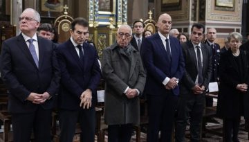 &Tau;&alpha;&sigma;&omicron;ύ&lambda;&alpha;&sigmaf; &sigma;&tau;&eta; &Mu;&eta;&tau;&rho;ό&pi;&omicron;&lambda;&eta; &gamma;&iota;&alpha; &tau;&alpha; &theta;ύ&mu;&alpha;&tau;&alpha; &tau;&rho;&omicron;&mu;&omicron;&kappa;&rho;&alpha;&tau;ί&alpha;&sigmaf;: &Iota;&sigma;&tau;&omicron;&rho;&iota;&kappa;ή &pi;&alpha;&rho;&omicron;&upsilon;&sigma;ί&alpha; &kappa;&alpha;&iota; &mu;ή&nu;&upsilon;&mu;&alpha; &kappa;&alpha;&tau;ά &tau;&eta;&sigmaf; &pi;ό&lambda;&omega;&sigma;&eta;&sigmaf;
