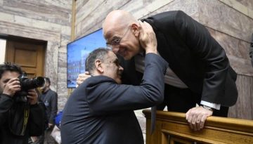 &Tau;&epsilon;&tau; &alpha; &tau;&epsilon;&tau; &sigma;&upsilon;&mu;&phi;&iota;&lambda;ί&omega;&sigma;&eta;&sigmaf; &Delta;έ&nu;&delta;&iota;&alpha; &ndash; &Pi;&alpha;&nu;&alpha;&gamma;&iota;&omega;&tau;ό&pi;&omicron;&upsilon;&lambda;&omicron;&upsilon; &mu;&epsilon;&tau;ά &tau;&omicron; &laquo;&kappa;&alpha;&rho;&phi;ί&raquo; &gamma;&iota;&alpha; &tau;&omicron;&upsilon;&sigmaf; &upsilon;&pi;&alpha;&xi;&iota;&omega;&mu;&alpha;&tau;&iota;&kappa;&omicron;ύ&sigmaf;