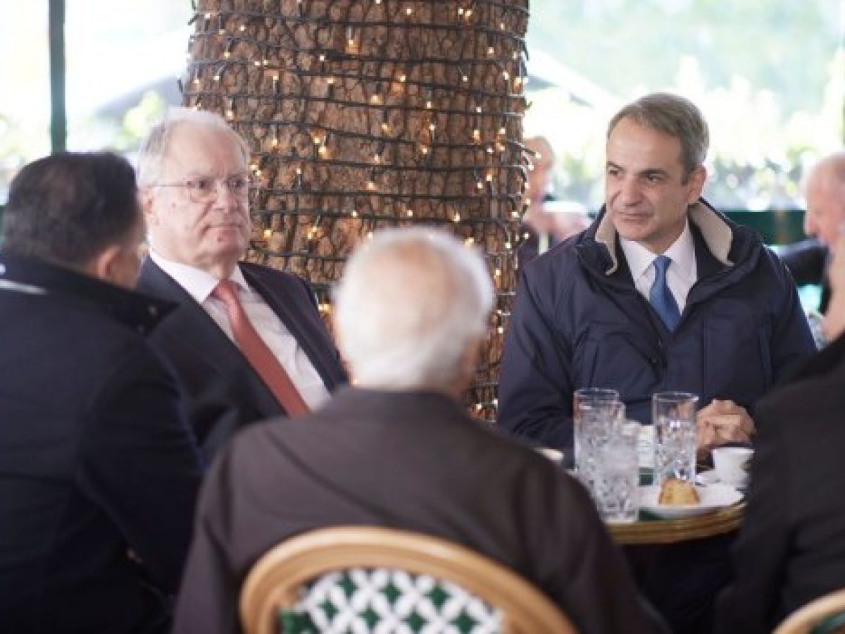 Τις… χαρές του ανακοίνωσε ο Μητσοτάκης στον πρώτο καφέ με τον Τασούλα – Παντρεύεται ο γιος του με τη Μαρία Σάκκαρη