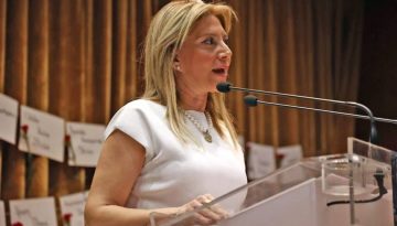 &Tau;&omicron; &sigma;&epsilon;&nu;ά&rho;&iota;&omicron; &gamma;&iota;&alpha; &tau;&eta;&nu; &Kappa;&alpha;&rho;&upsilon;&sigma;&tau;&iota;&alpha;&nu;&omicron;ύ &pi;&omicron;&upsilon; &upsilon;&pi;&omicron;&tau;&iota;&mu;ά &tau;&omicron; &Mu;&alpha;&xi;ί&mu;&omicron;&upsilon;